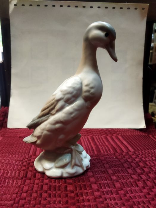 Порцеланова статуетка на Птица