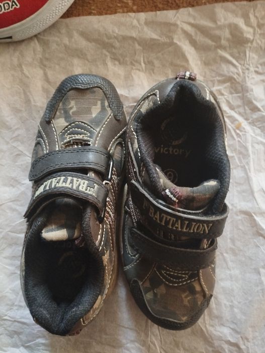 Обувь детская кроссовки