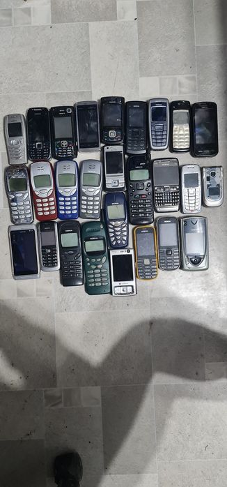 Lot  telefoane netestate !