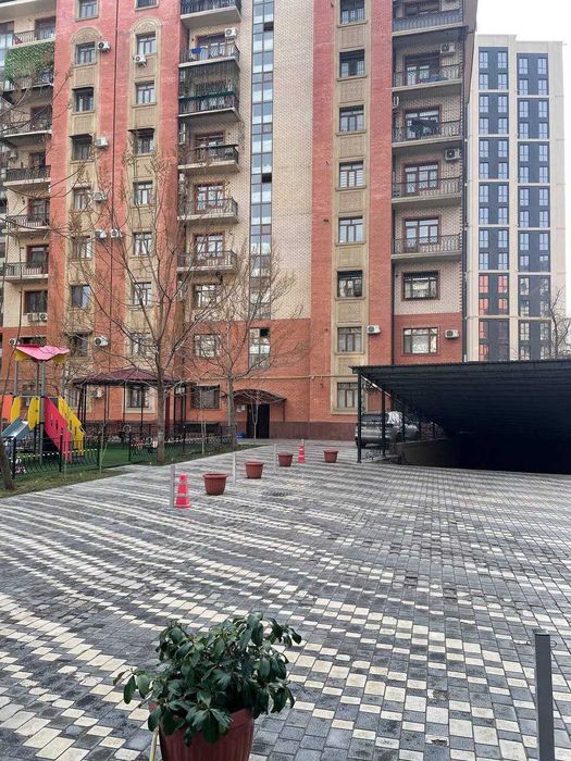 Новостройка ЖК Dream House  3х комнатная, 3 этаж Ор-р: 8-й роддом