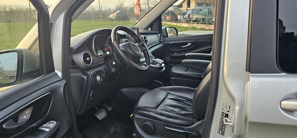 Mercedes V220 / Usi laterale pe ambele parti / clima pe spate