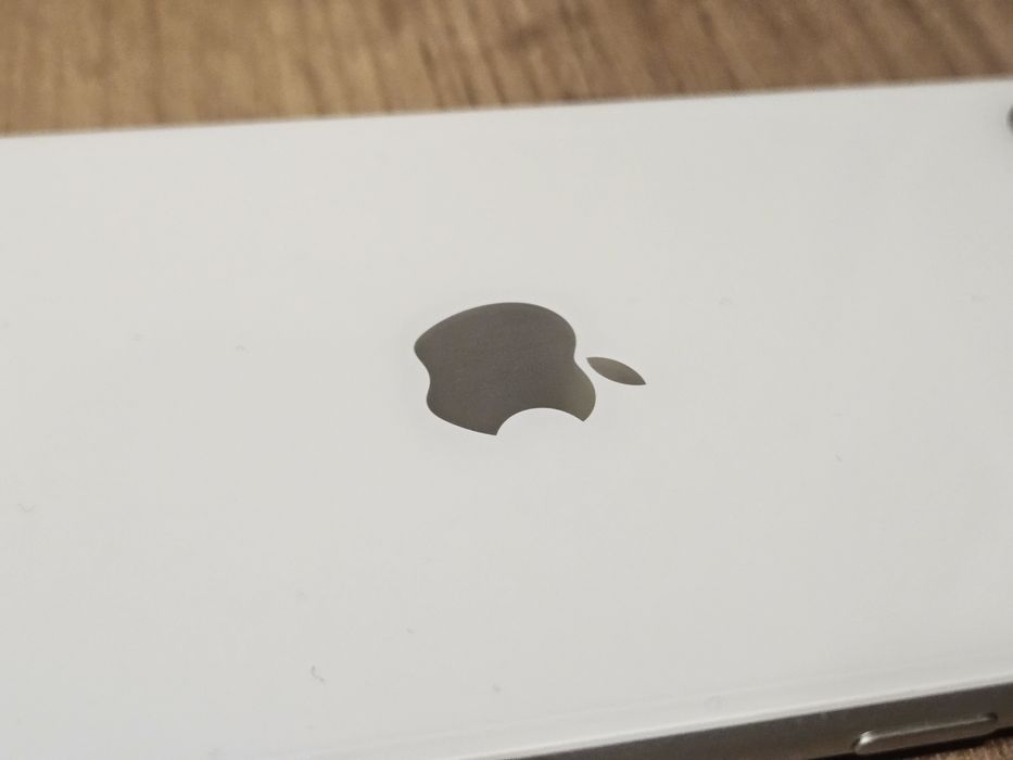 iPhone SE (2020)