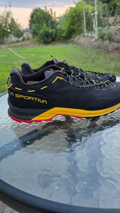 Обувки La Sportiva TX Guide