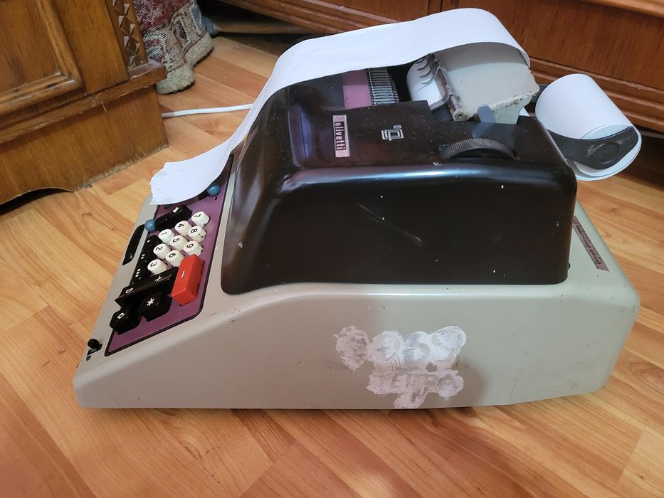 Masina de calcul Olivetti Divisumma 24 recondionata