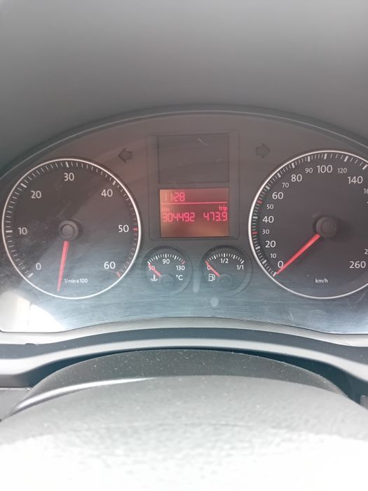 Vînd wolkswagen  golf