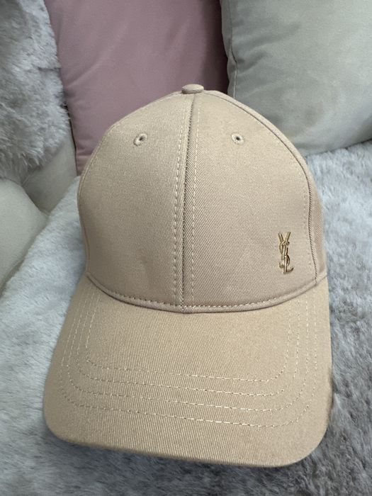 Sapca noua YSL calitate ff buna