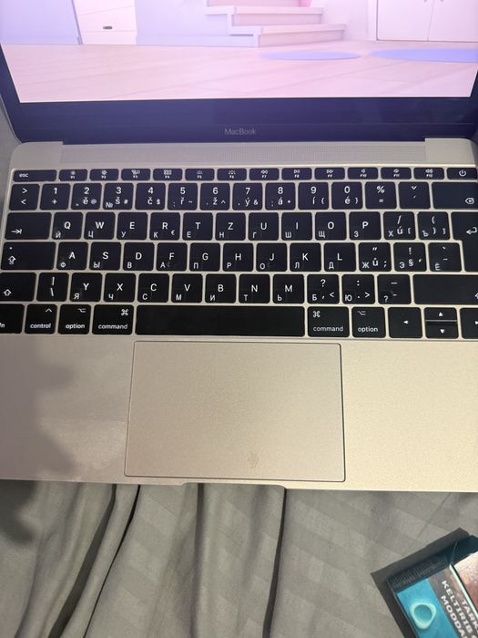 Macbook 2017 без коробки но свой