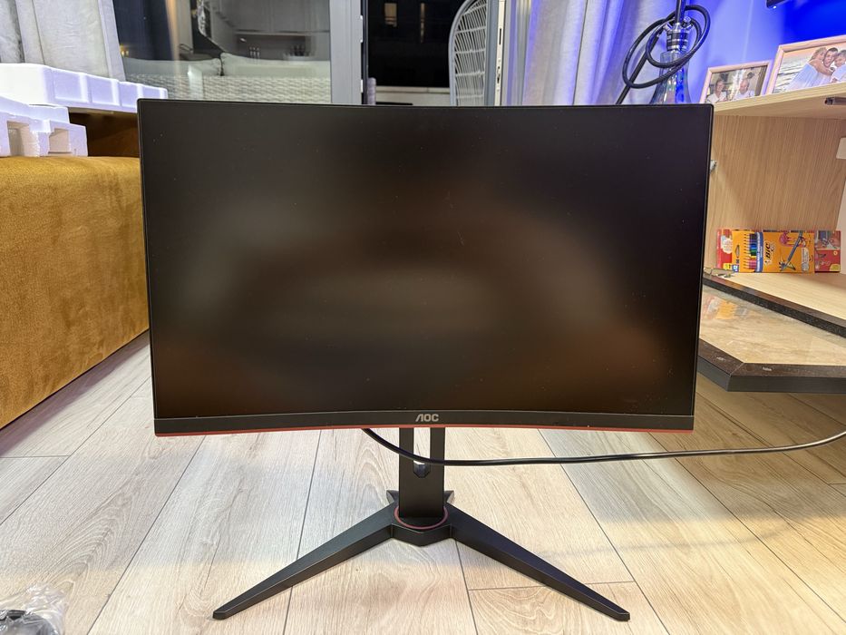 Monitor Gaming AOC C24G1 Curbat 24” Full HD 144Hz