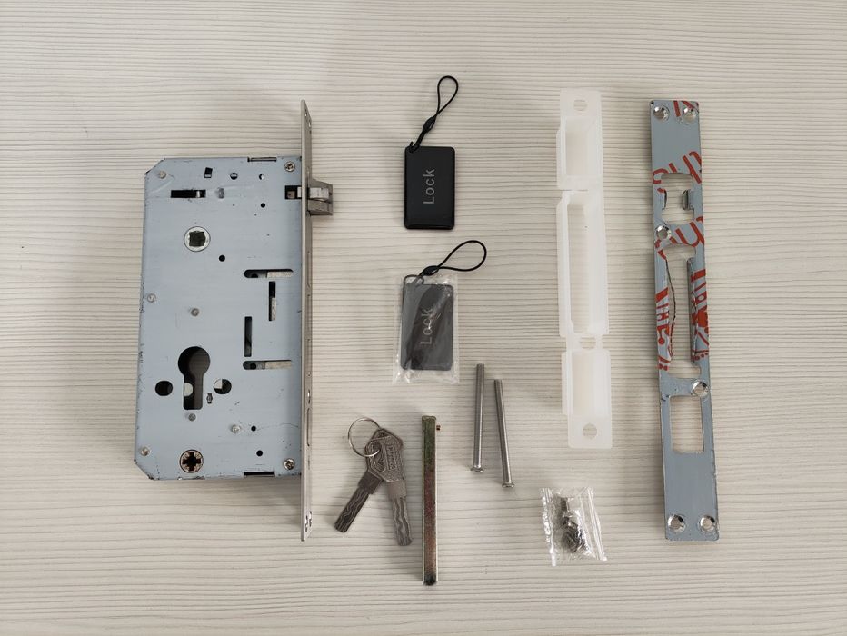 Электронный замок дверной