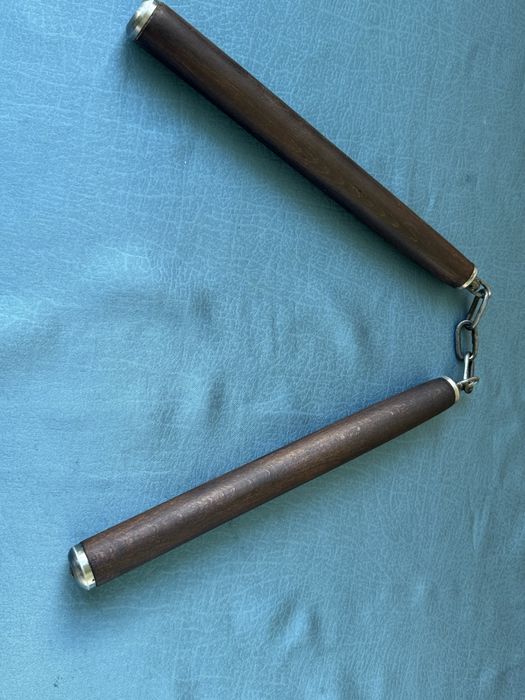 Старо дървено нунчаку