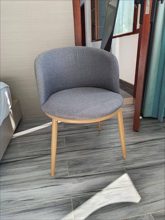 Комплект журнальный столик и два кресла