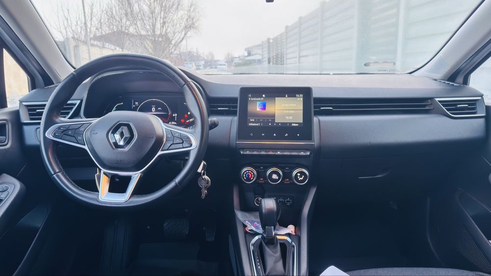 Renault clio 2023hibrid automat benzina