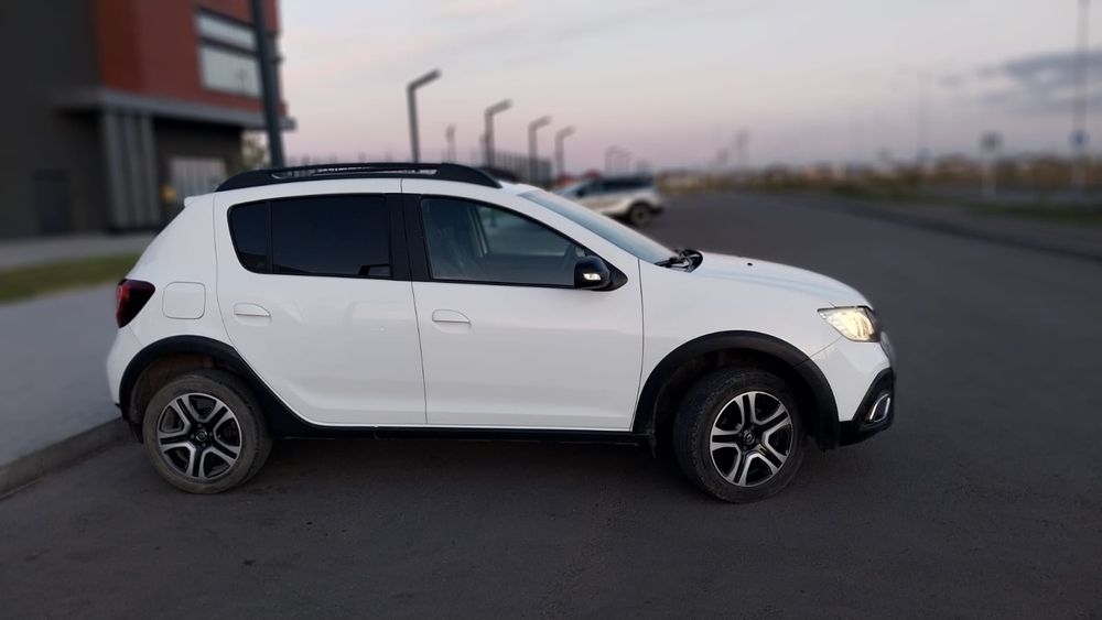 продам Reno Sandero авто