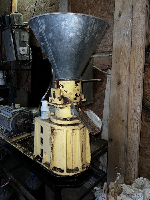 Granulator de peleți -trifazic