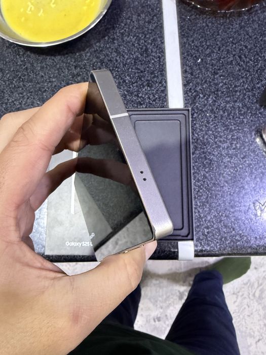 samsung s25 ultra 12.512g holati ideal karopka dak kamplekt oqip tel