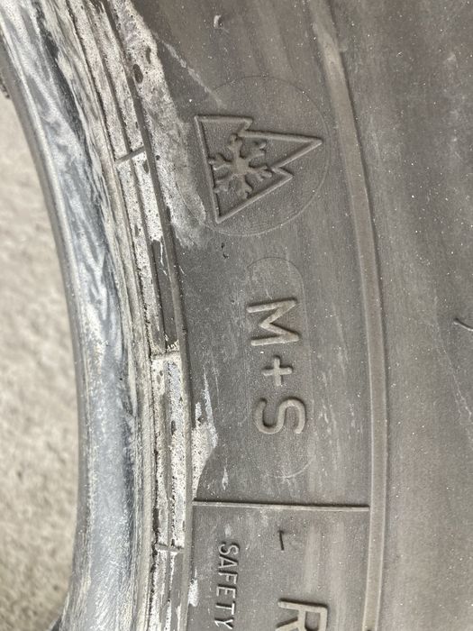 Гуми за камион 295-80-22.5