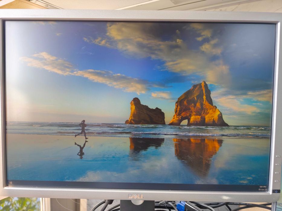 2бр Монитори Dell P2213