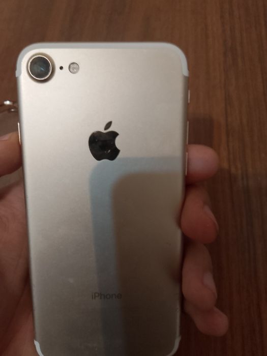 Iphone  айфон 7.