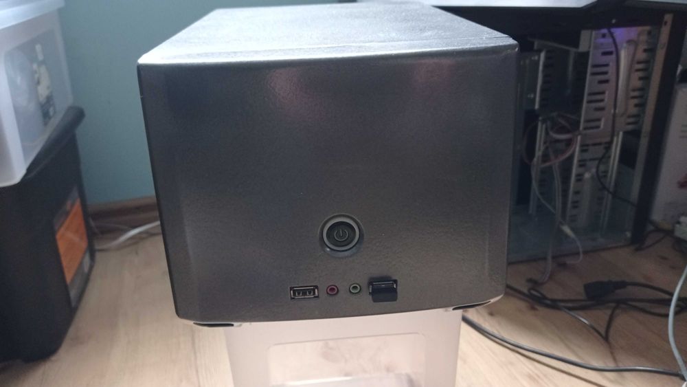 Продавам компютър