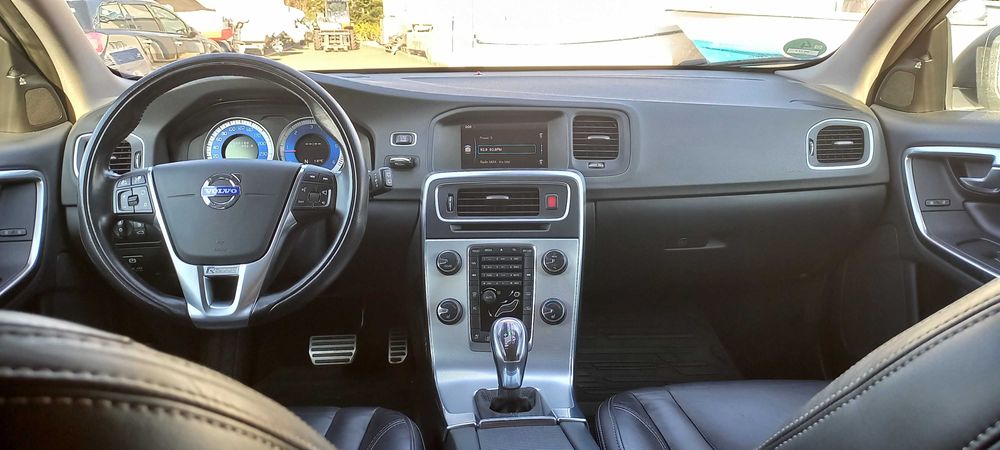 Volvo V60 2.4D5 230 к.с Polestar 4х4 R-desing автоматик