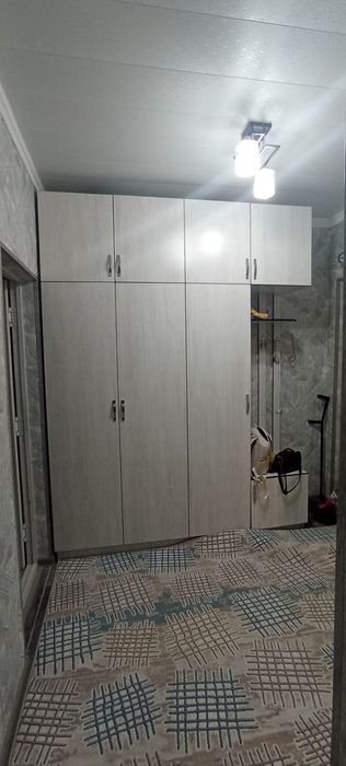Квартира сотилади.