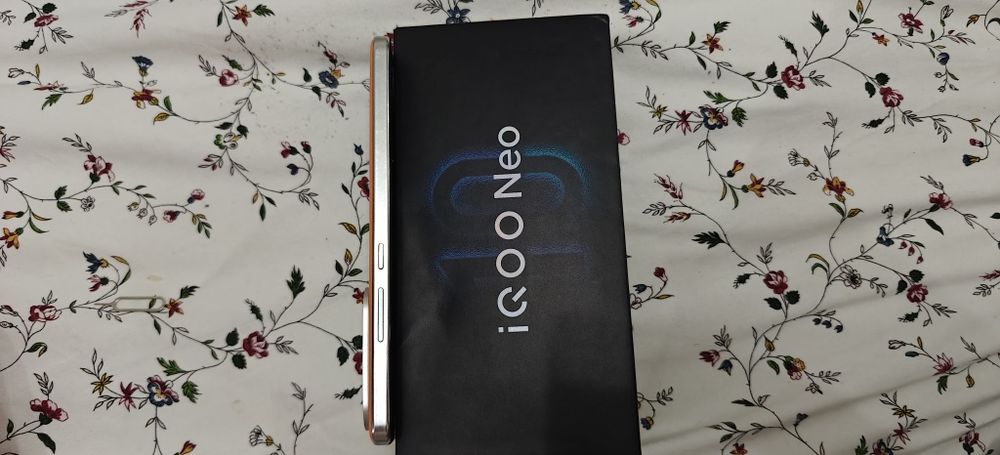 Iqoo neo 10 pro.