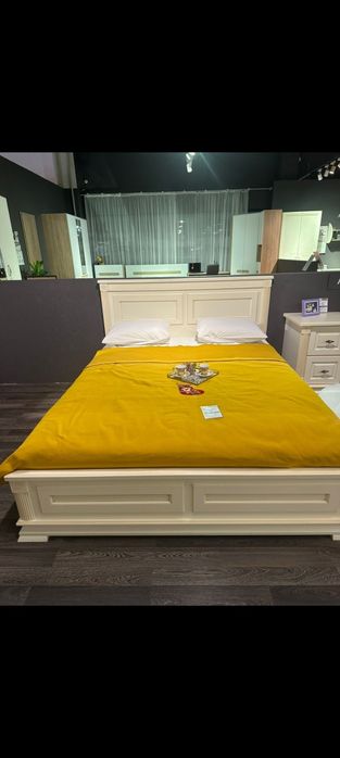 Кровать для спальни