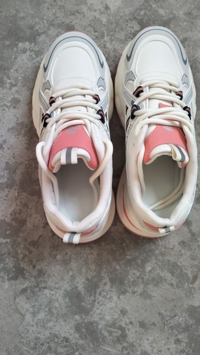 Спортивные кросовки