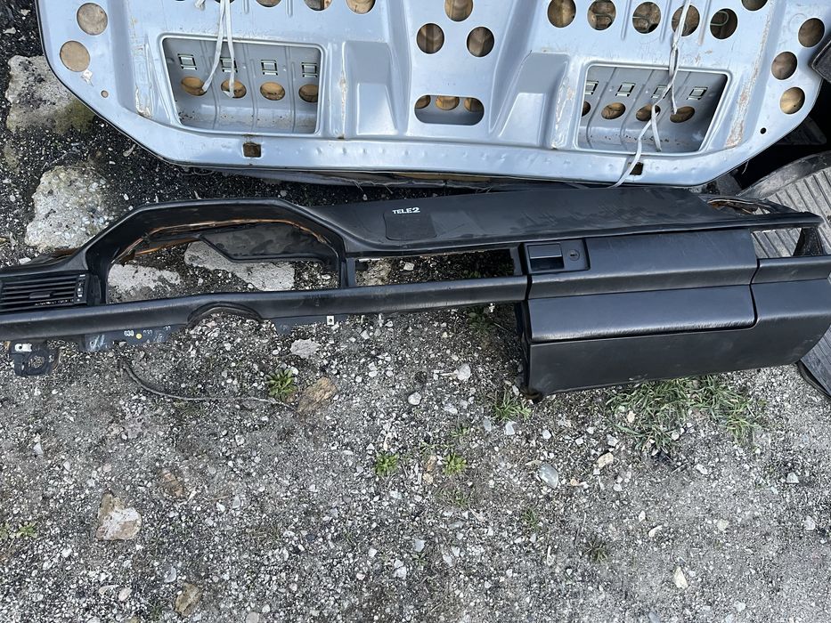 Передняя панель mercedes 124.