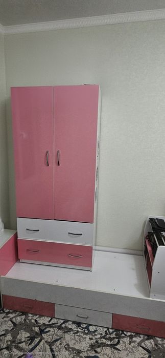 Детский кровать и шкаф