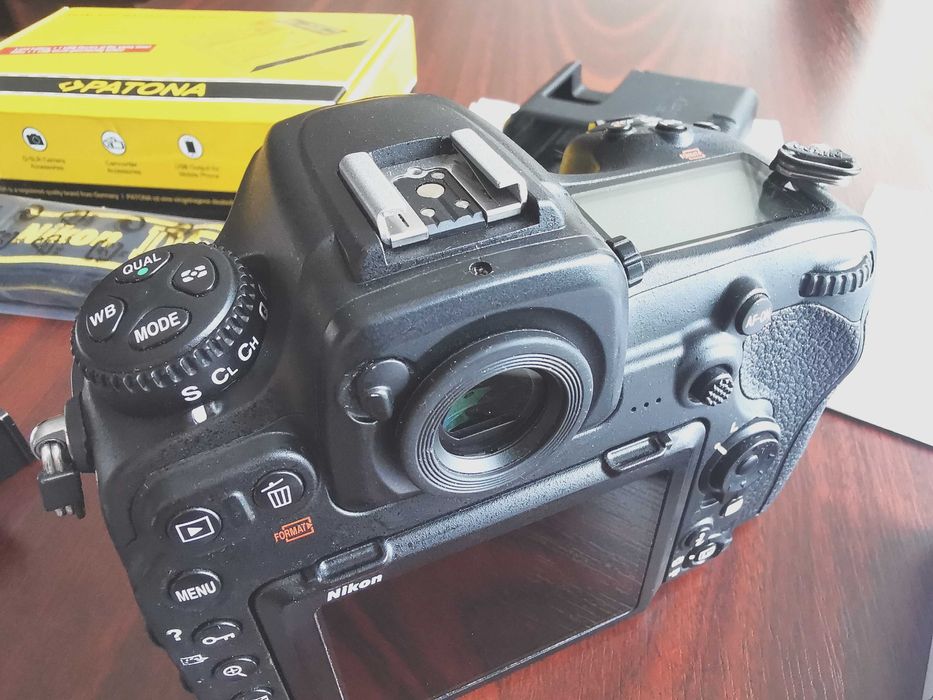 Nikon D500 (pachet complet cu extra accesorii)