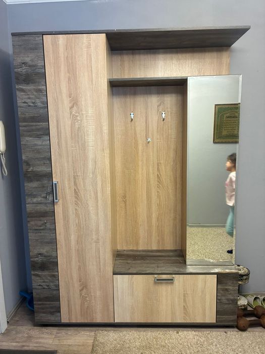 Прихожей шкаф в хорошем состоянии