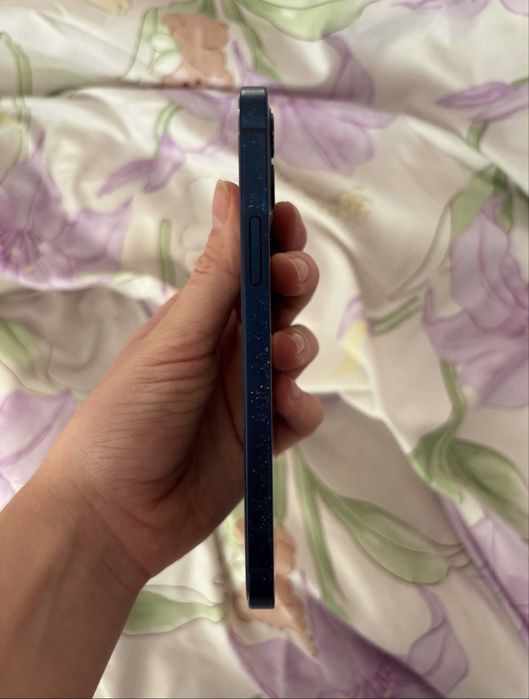 Iphone 12 de 64 gb cu viata bateriei 80%