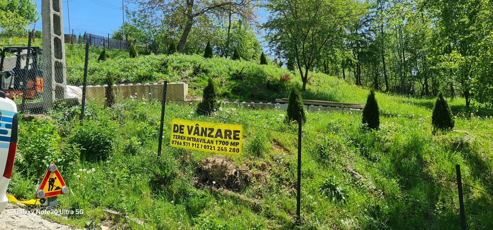 Vând doua terenuri alăturate în Comarnic.