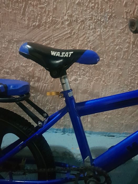 Велосипед среднего размера