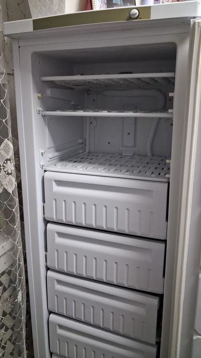 Продам морозильную камеру