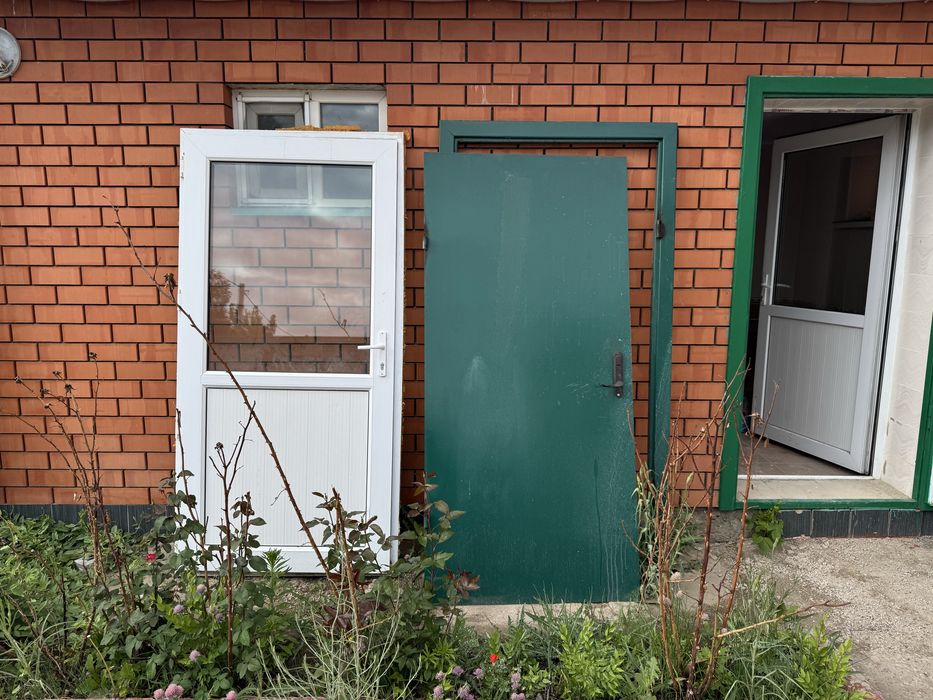 Бу двер железный  состаяния отличный продам