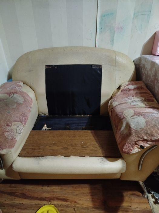 Диван и 2 кресла