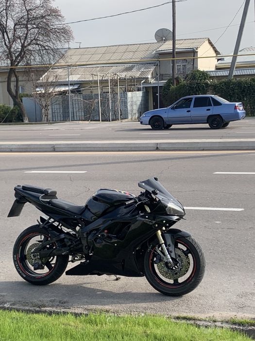 Yamaha R1 1000cc