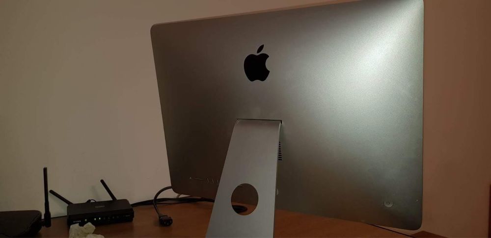 iMac 21.5" (late 2015) 1TB memorie + tastatura