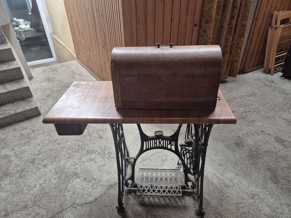 Mașină de cusut DURKOPP - 700 RON