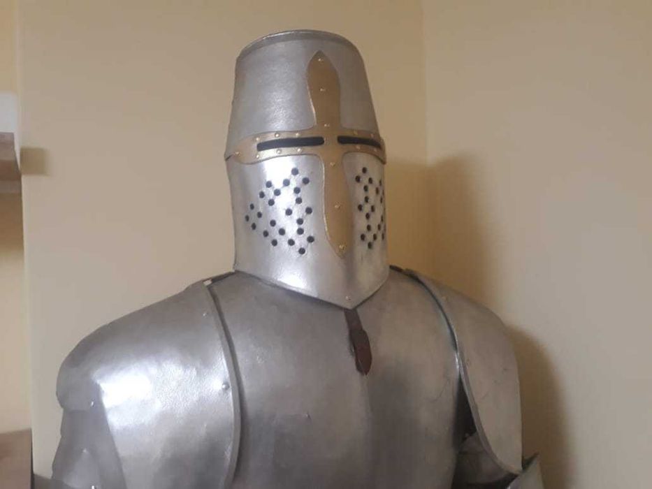 Рыцарь-крестоносец продаётся