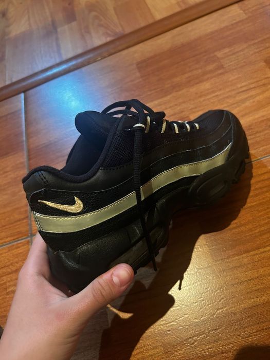 Adidasi nike air max 95