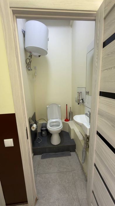 Комерческое помещение 30кв. 2эт.в БЦ ор-р ЖК"Гринвич"