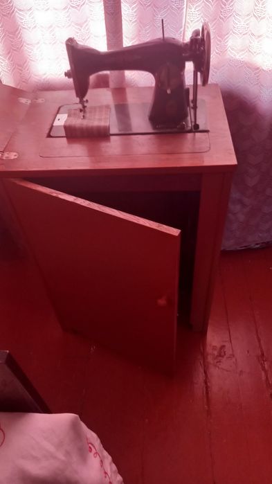 Продаю швейную машинку