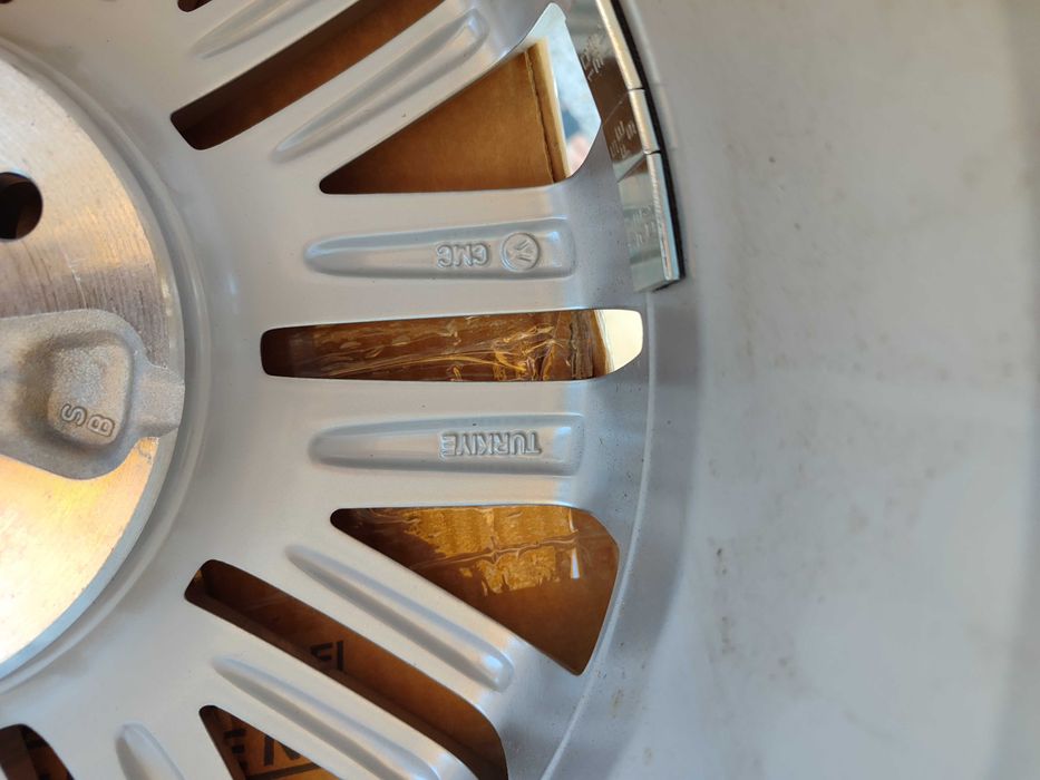 Алуминиеви джанти за VW Up 5,5x15 ET41,1S0601025AR,централни капачки за VW.