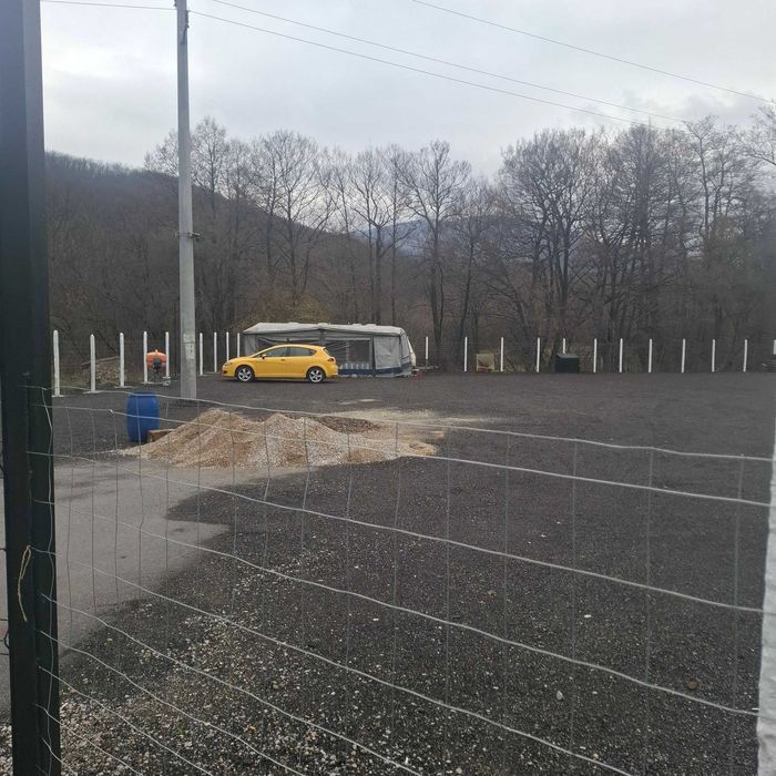 Парцел на главен път Жеравна -Котел