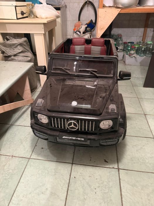 Продам машину детскую