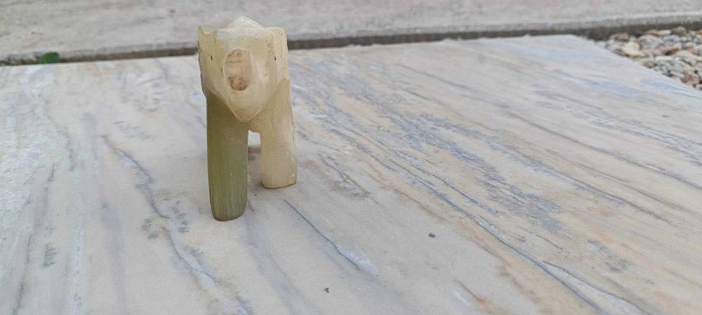 Фигурка на слон от мраморен оникс