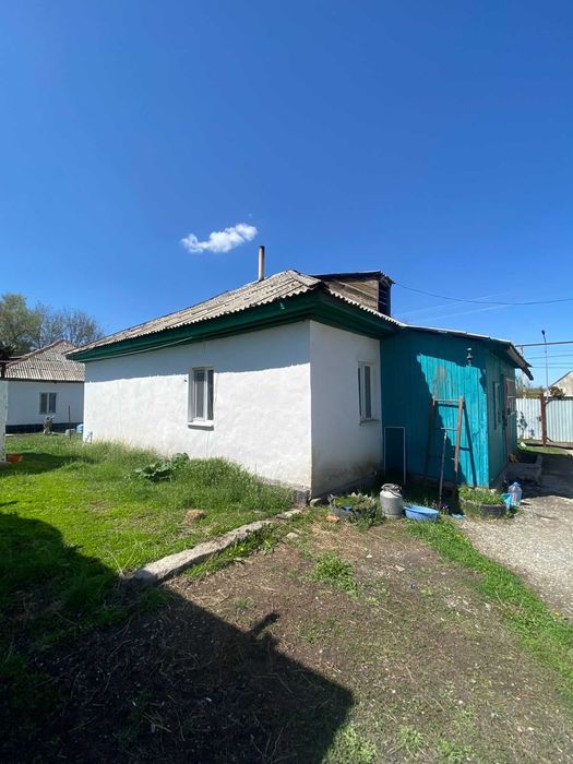 Үй сатылады. Жер үй.